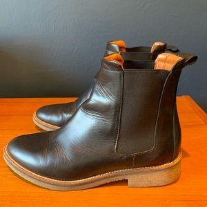 Everlane Chelsea Boot